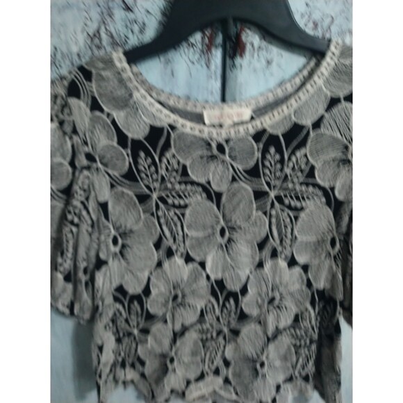 Solitaire Puff Sleeve Anthropologie Embroidered Top Medium - Picture 6 of 10